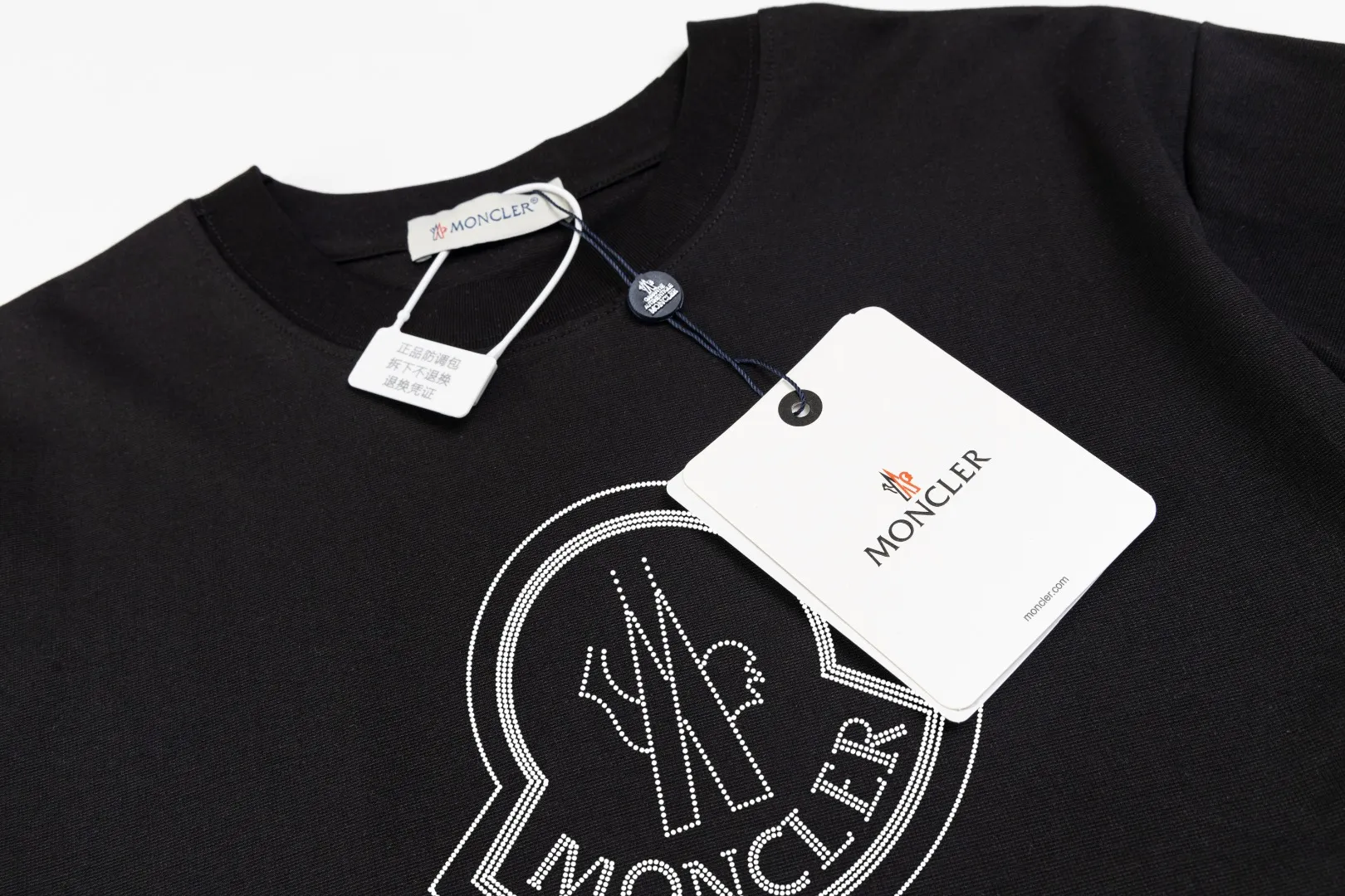 【 MONCLER】 2024 New Arrival Premium LOGO ， Premium ， 230 ， ， ， ！ Same Style ❗️ Same Style， In Stock！ Size：S M L XL XXL ：Black White Navy Blue